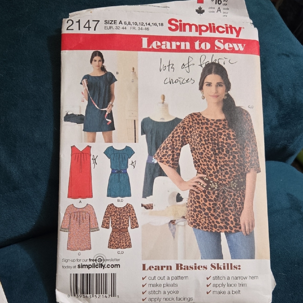 Simplicity Pattern 2147 - Leopard and Red Tops
